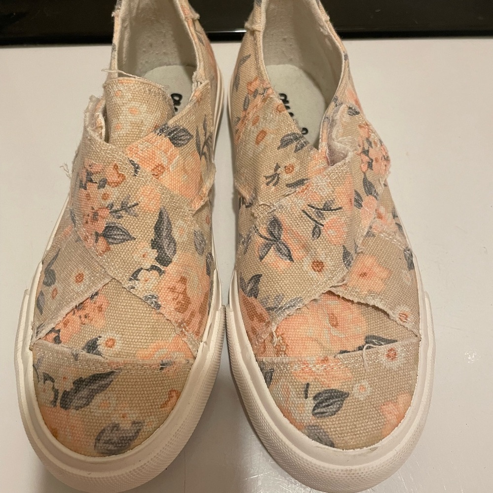 Gypsy Jazz sneakers size 7.5